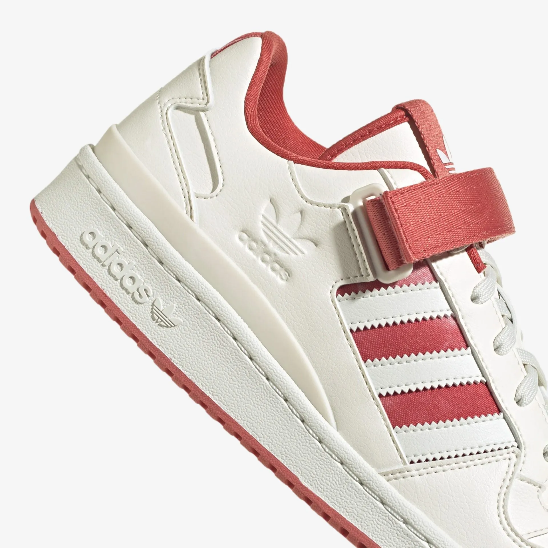 Adidas Originals | FORUM LOW  { CHALK WHITE / CREW RED