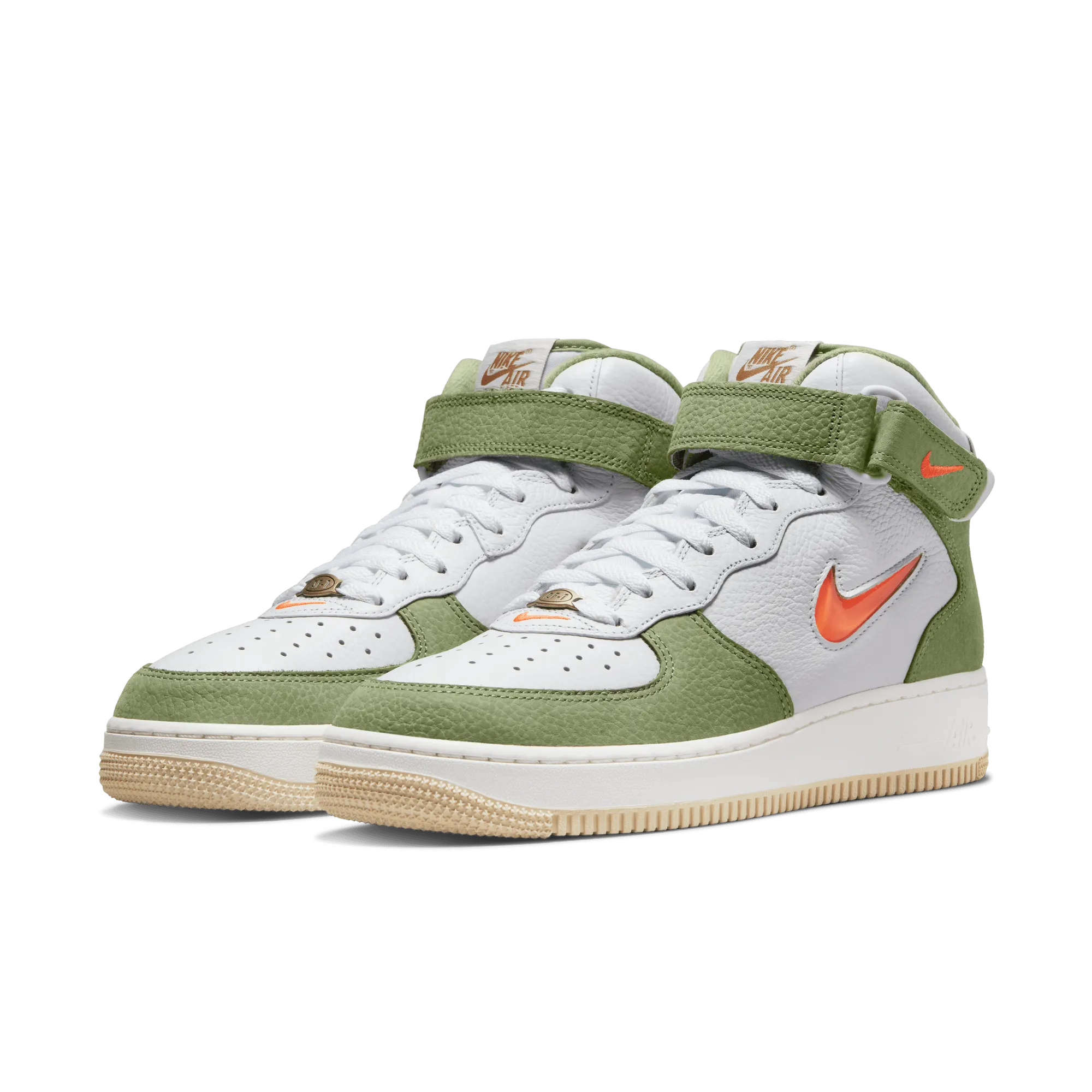 NIKE AIR FORCE 1 MID QS