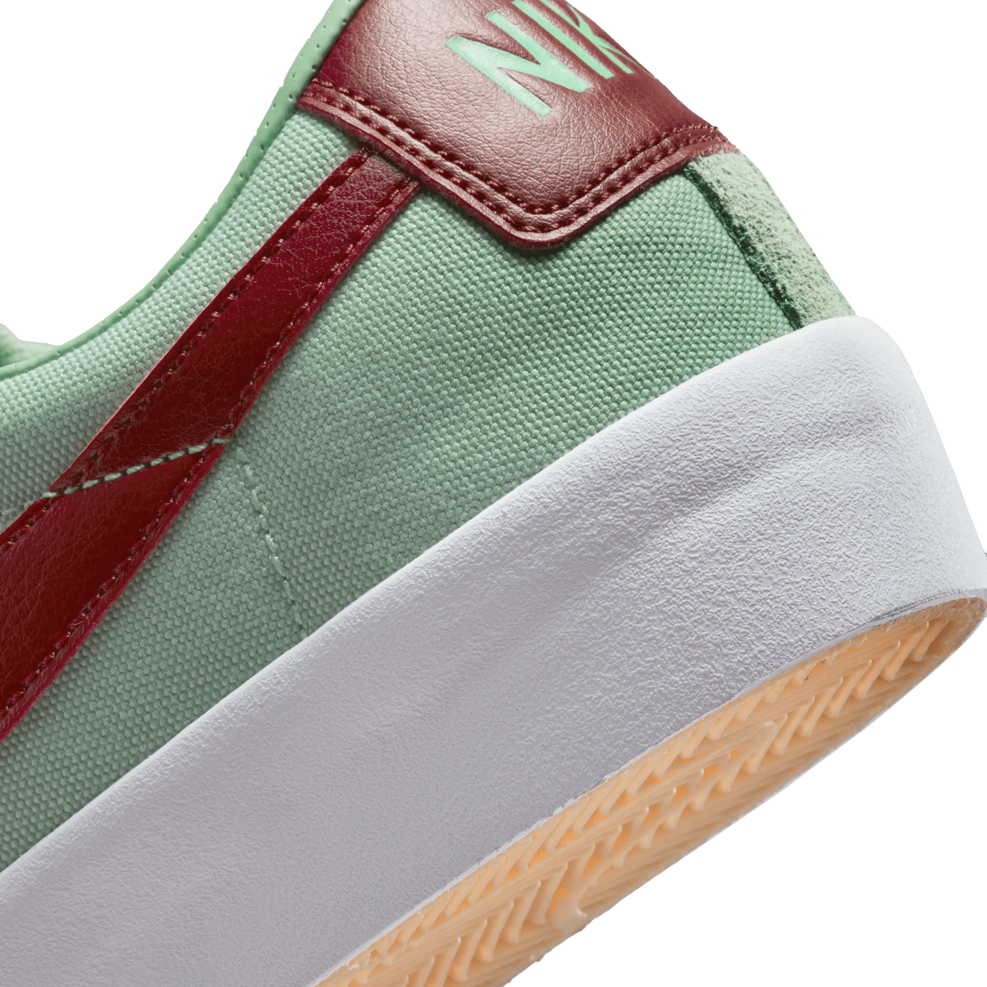 Nike SB Blazer Low Pro GT Enamel Green/Team Red